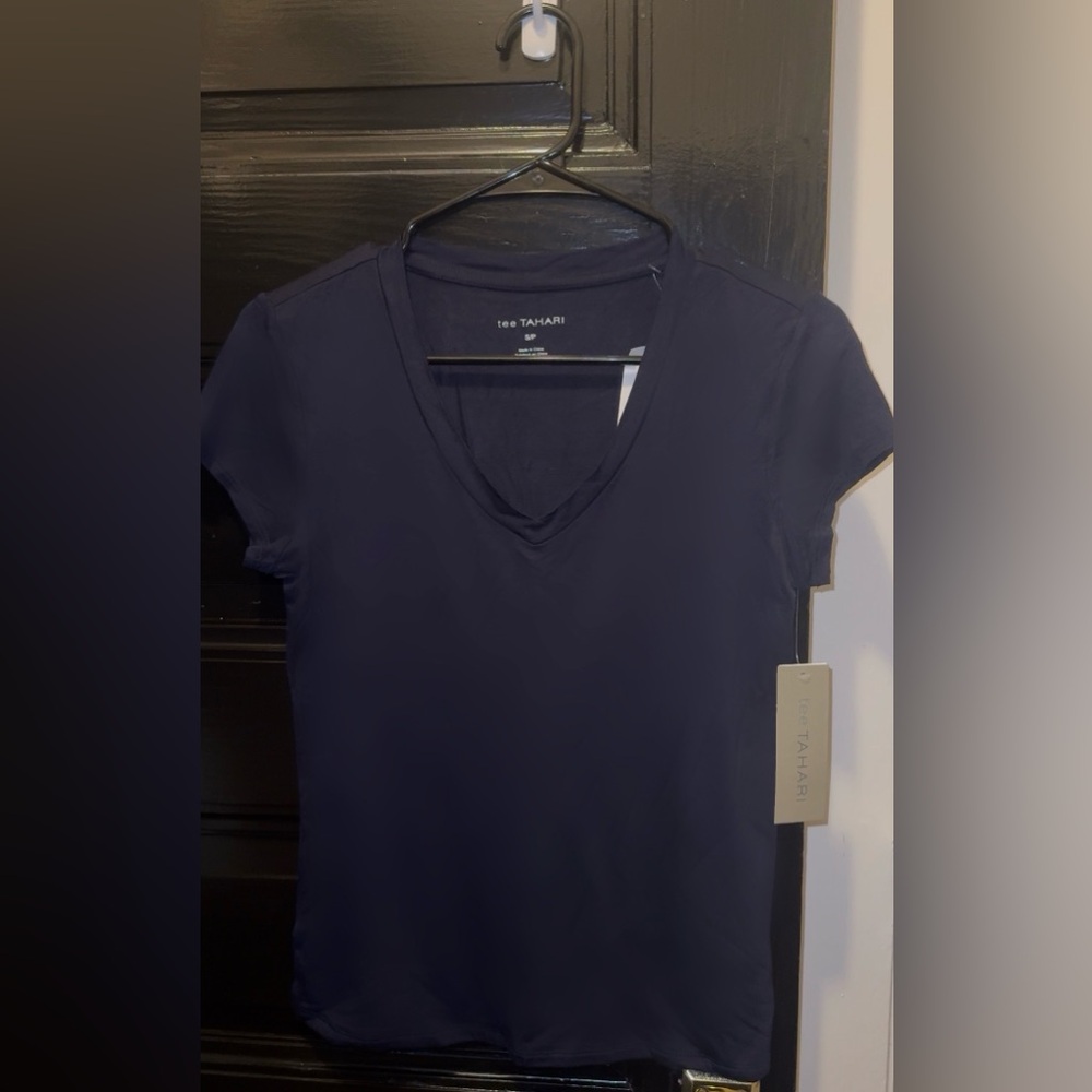Tahari Short Sleeve V-Neck, Small